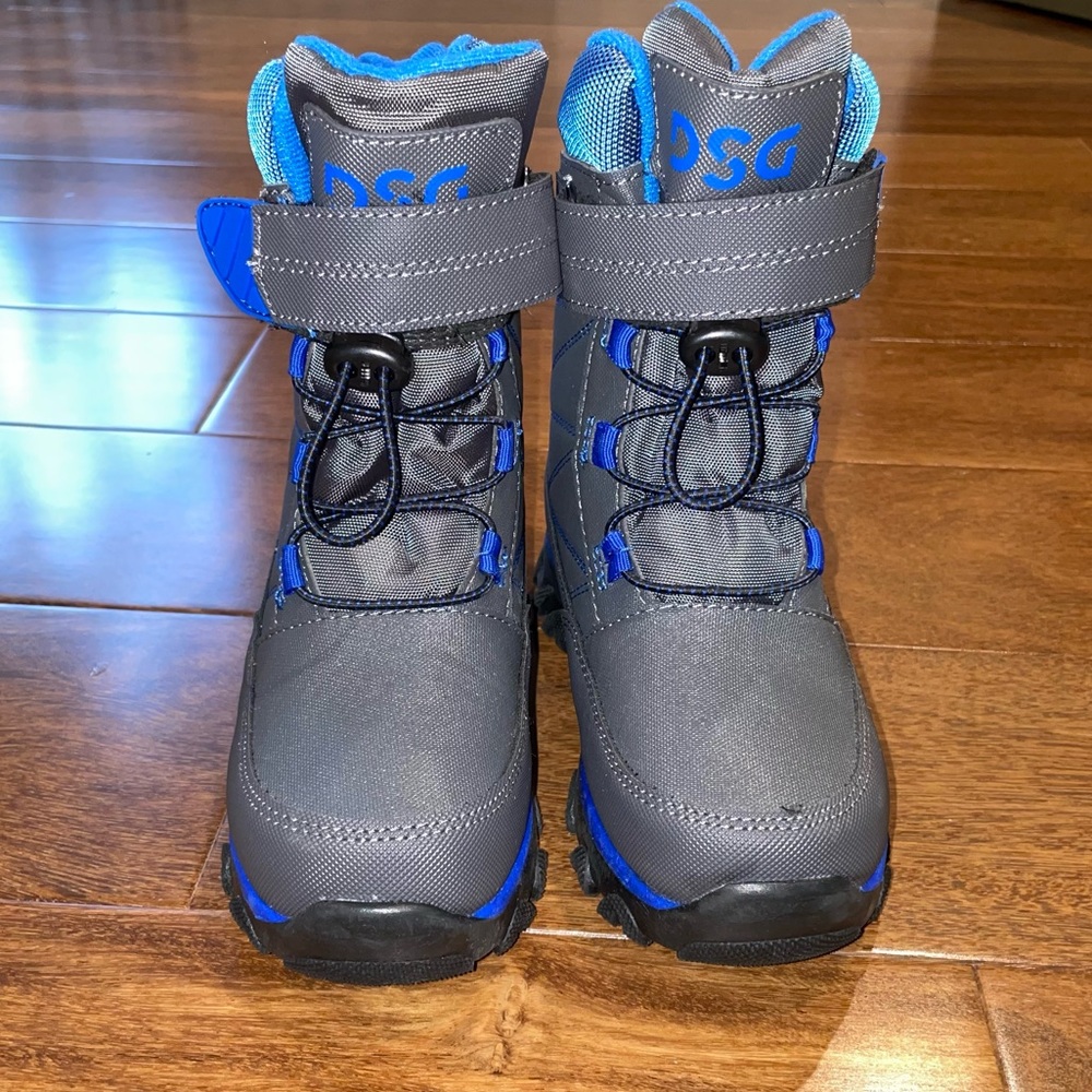 Boys DSG Blue and Gray thinsulate snow boots